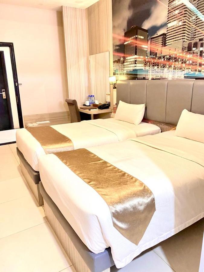 Os Hotel Tanjung Uncang Sagulung Exterior foto