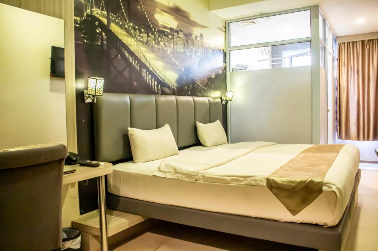 Os Hotel Tanjung Uncang Sagulung Exterior foto